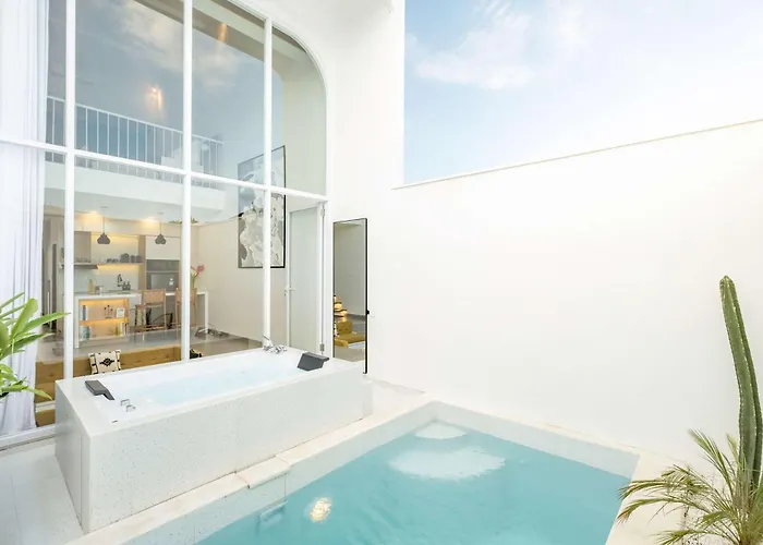 Villa Cozy New 1br With Pool & Projector In Pandawa *